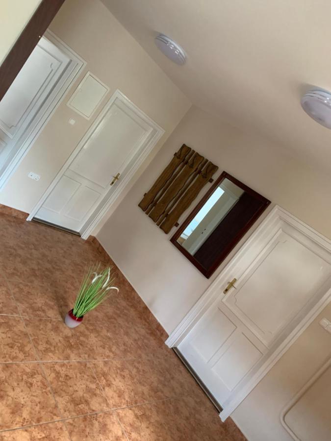 Zsuzsa Apartman ไฮจ์ดุสโซบอสโล ภายนอก รูปภาพ