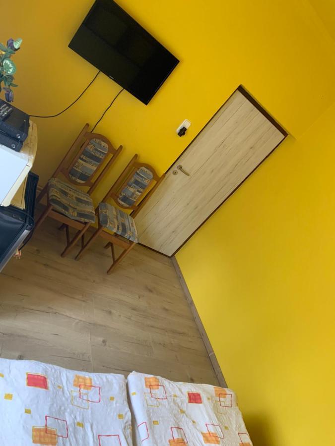 Zsuzsa Apartman ไฮจ์ดุสโซบอสโล ภายนอก รูปภาพ