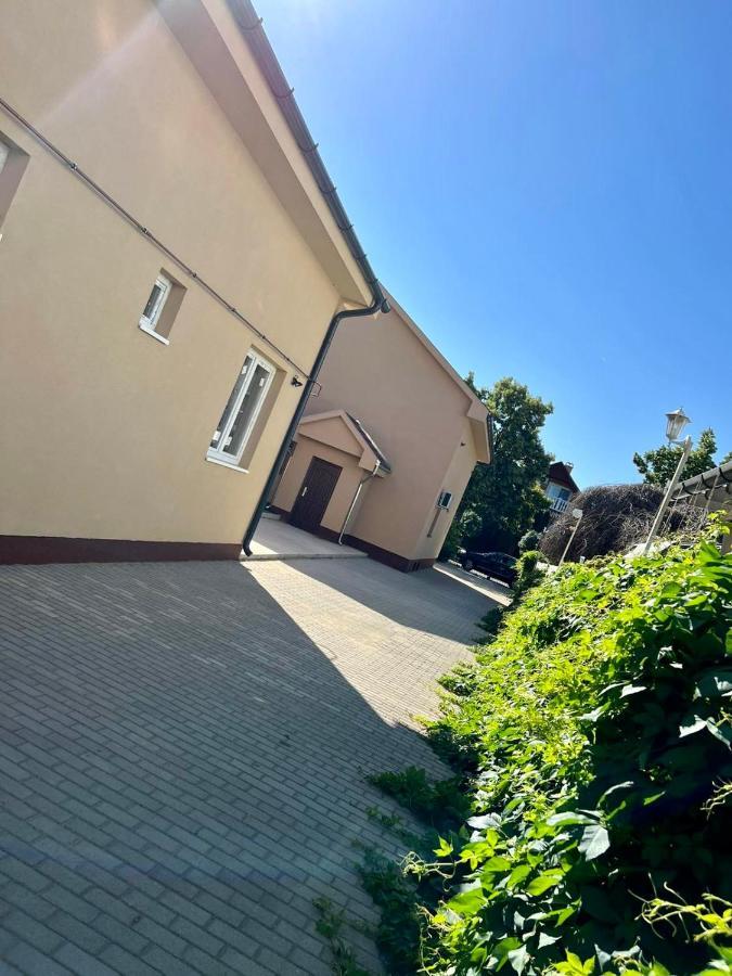 Zsuzsa Apartman ไฮจ์ดุสโซบอสโล ภายนอก รูปภาพ