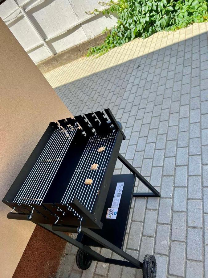 Zsuzsa Apartman ไฮจ์ดุสโซบอสโล ภายนอก รูปภาพ